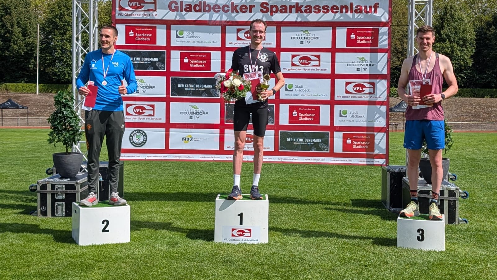 Heimspiel mit Treppchenplätzen: SV 13 beim Gladbecker Sparkassenlauf