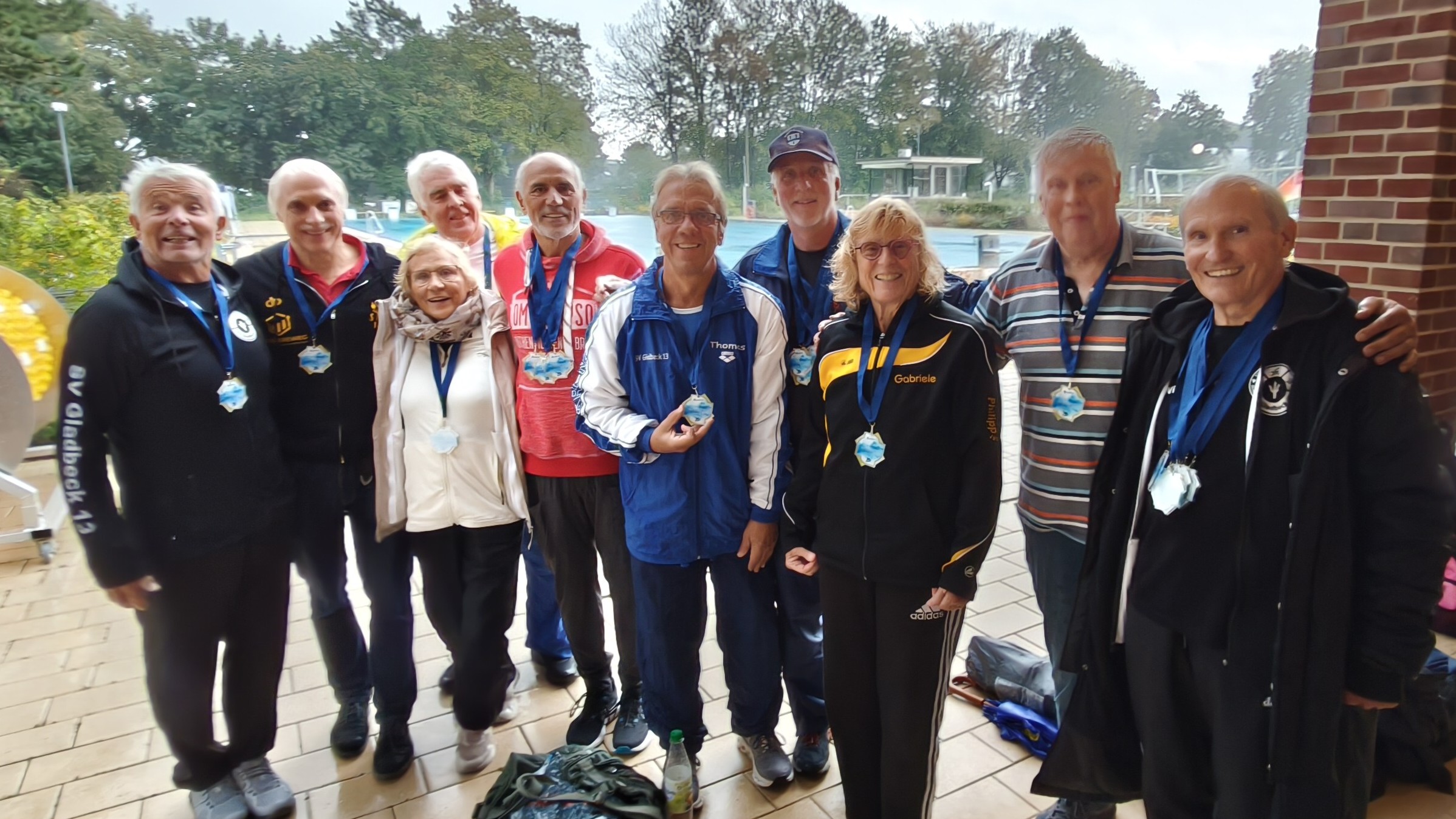 Masters-Schwimmer des SV 13 holen Platz 4 im Medaillenranking